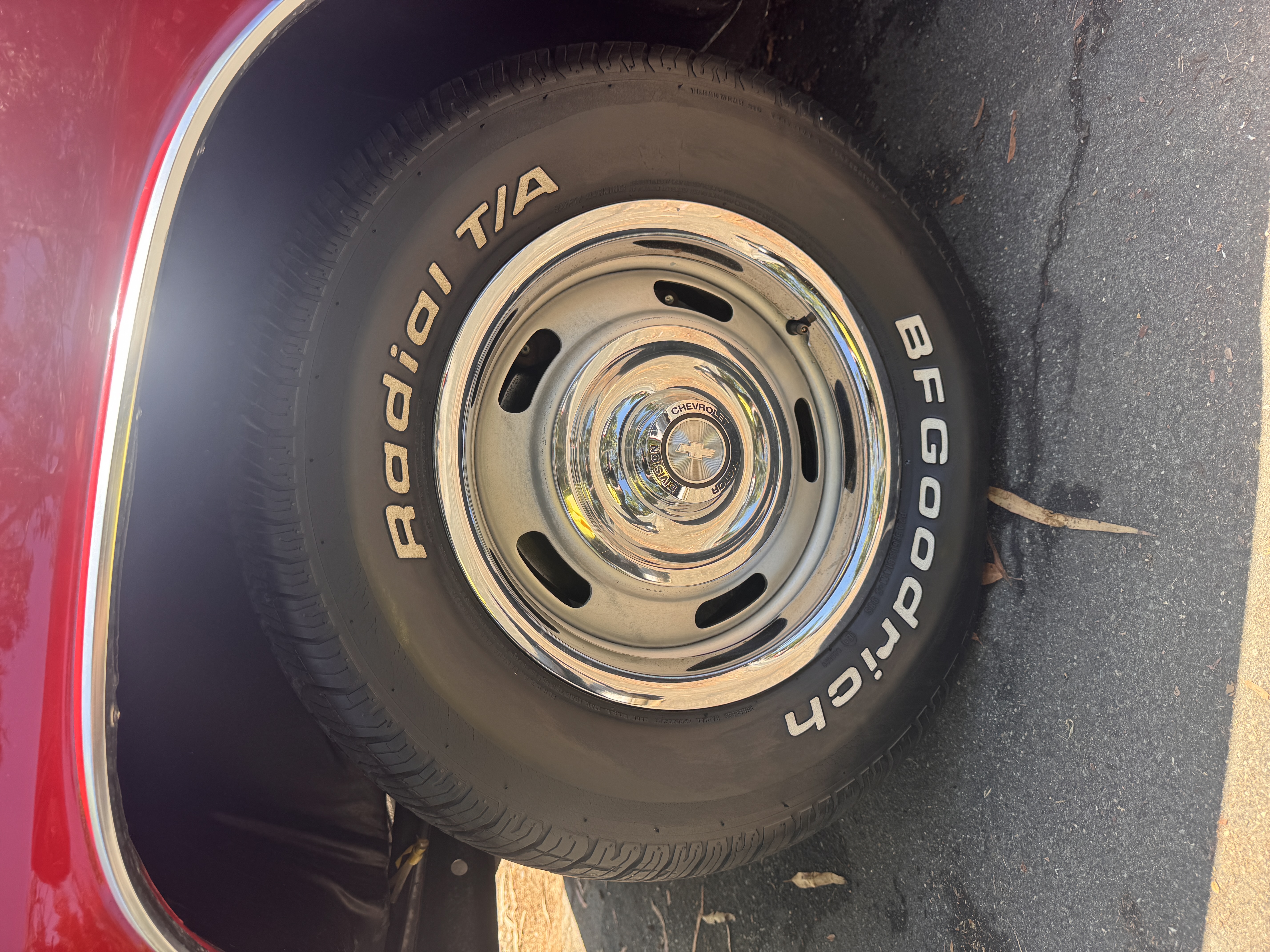 Clean tire and polished chrome wheel